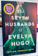 The Seven Husbands of Evelyn Hugo : by Taylor Jenkins Reid